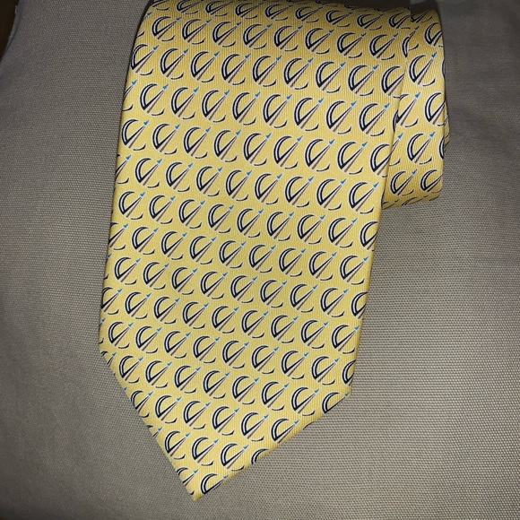 Vineyard Vines Other - Vineyard Vines Yellow Silk Tie